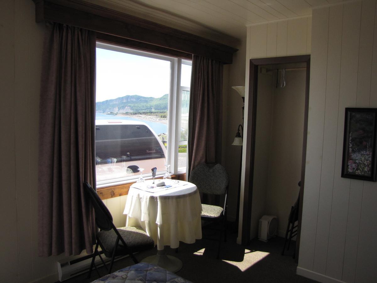 Motel Du Haut Phare Cap-des-Rosiers Стая снимка
